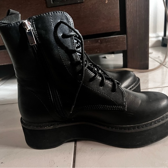 NWOT UO Urban Outfitters ‘Gemma’ Utility Combat Boot Size 9 - Picture 5 of 8